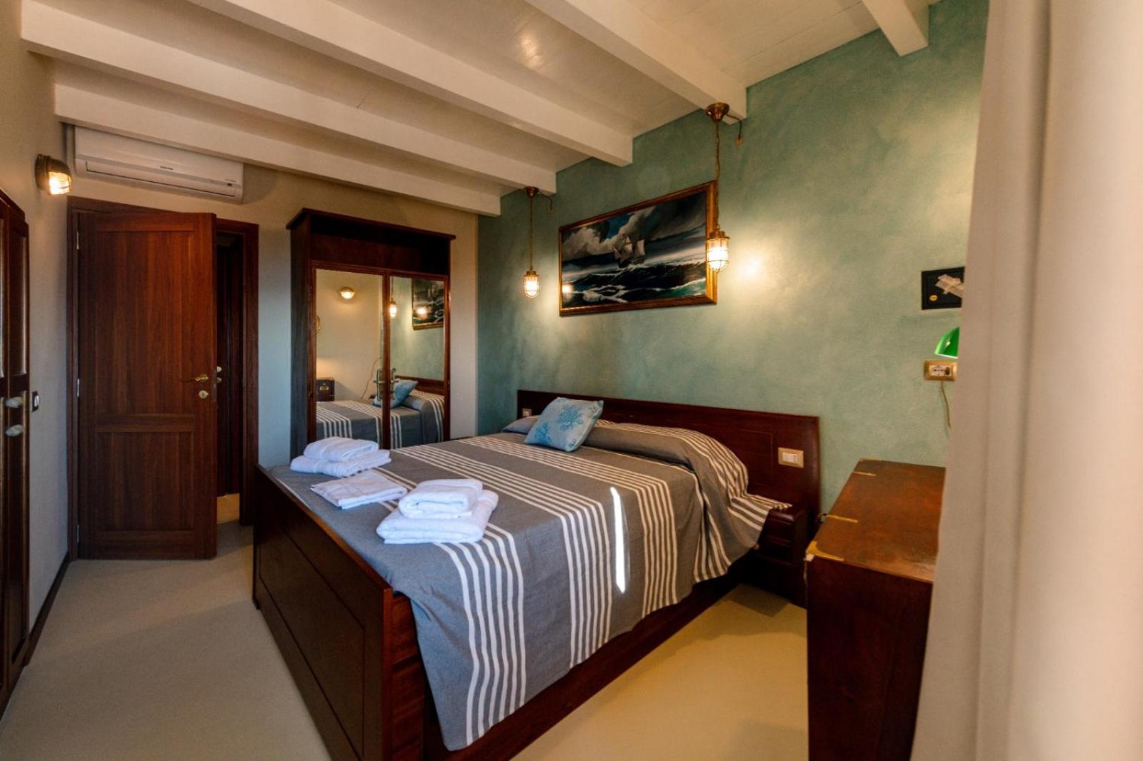 Le Tre Caravelle Hotel Sant'Antioco Exterior photo
