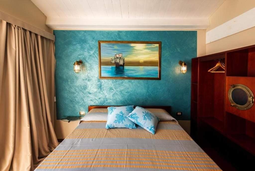 Le Tre Caravelle Hotel Sant'Antioco Exterior photo